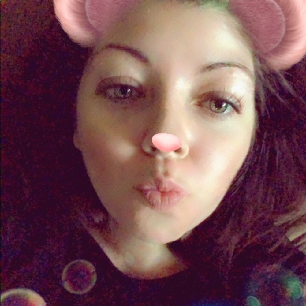 Meet your Posher, Becky